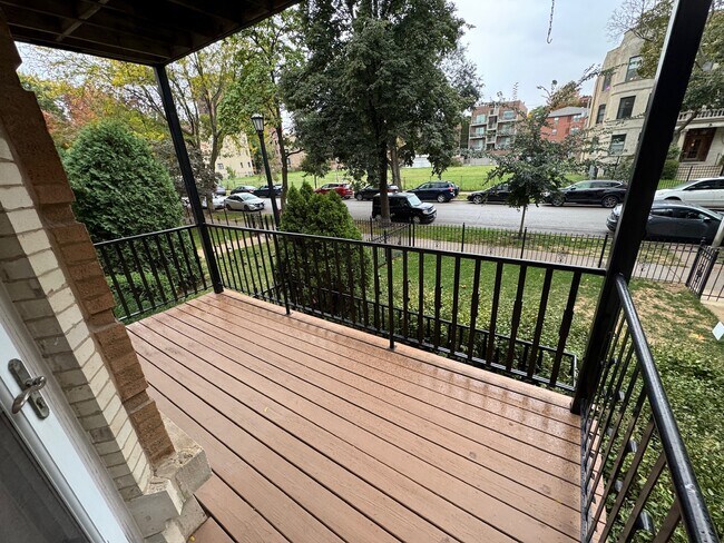 Building Photo - 4635 N Malden St