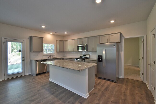 Building Photo - 163 Rosemount