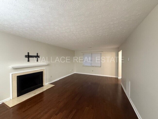 Building Photo - LOVELY 3 BEDROOM, 2.5 BATHROOM HOME IN ROCKY HILL AREA!!