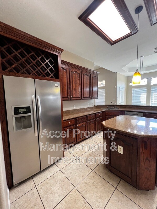 Building Photo - 1301 San Felipe Dr