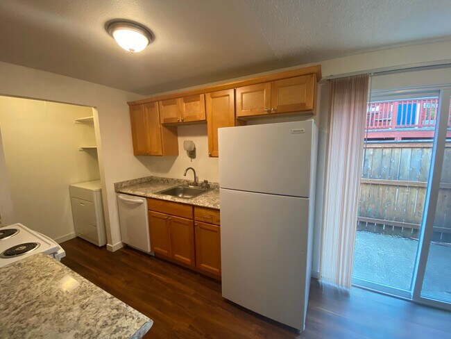 Building Photo - NKE1741