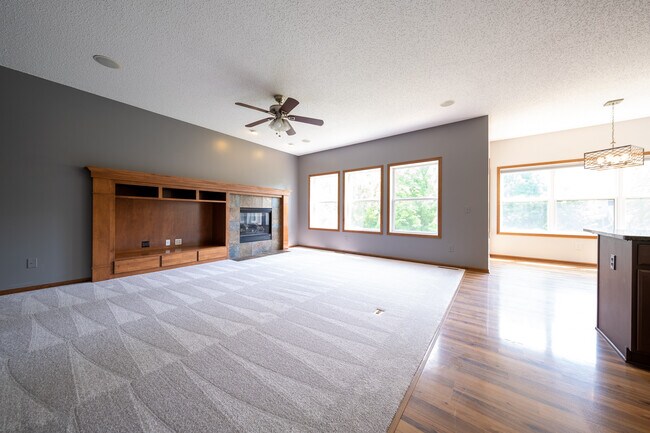 Building Photo - 15515 59th Pl N