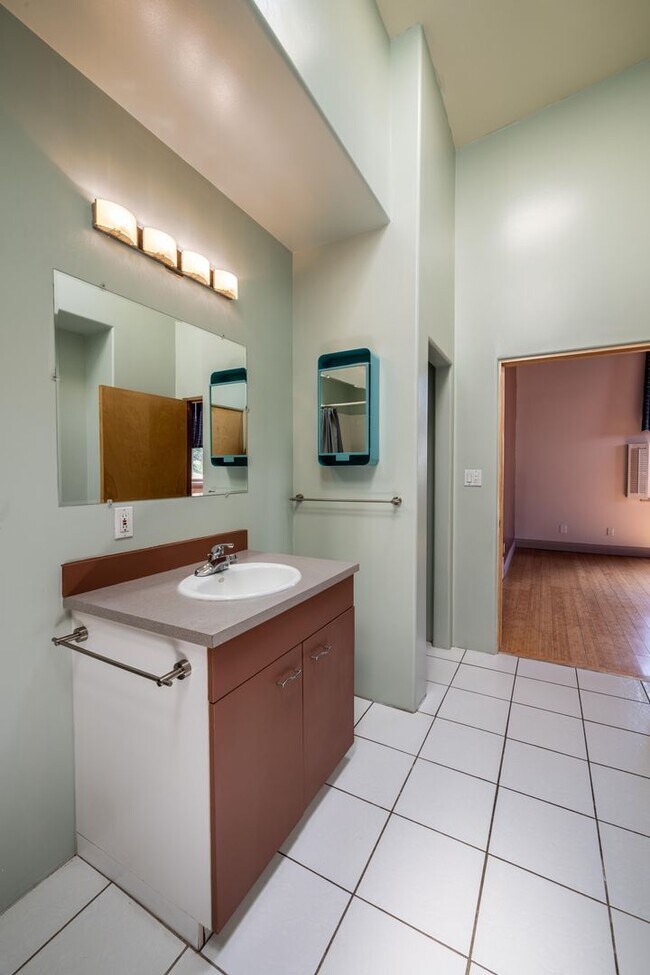 Building Photo - 3600 Cerrillos Rd