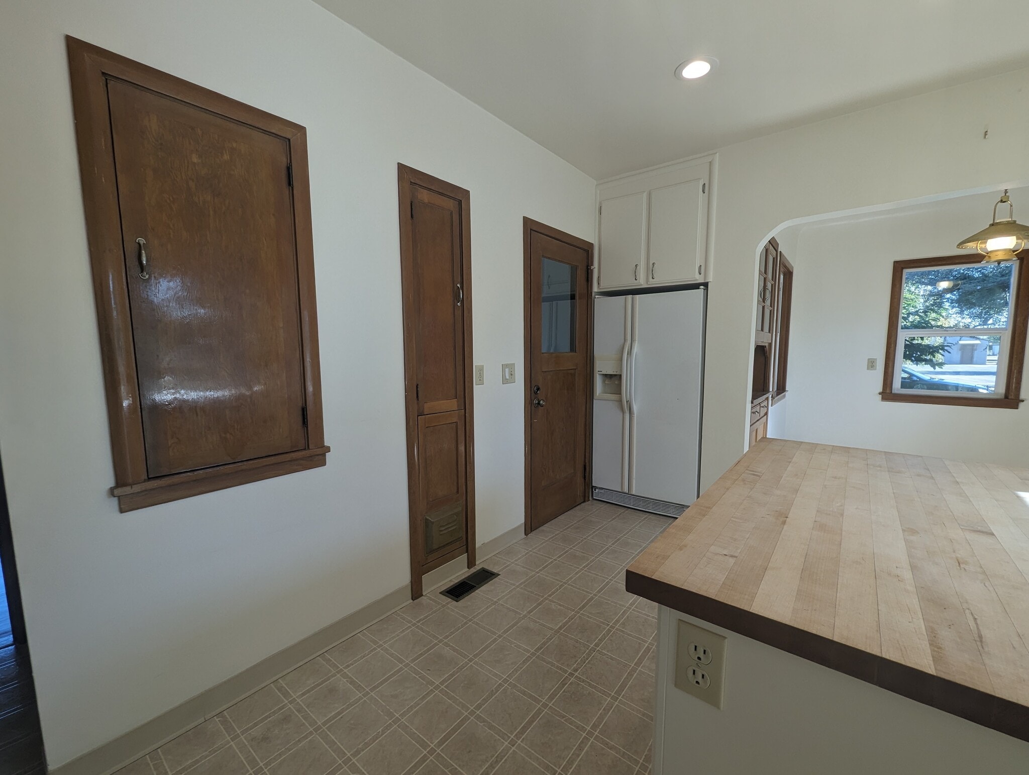 Building Photo - 4153 Bolsa Rd