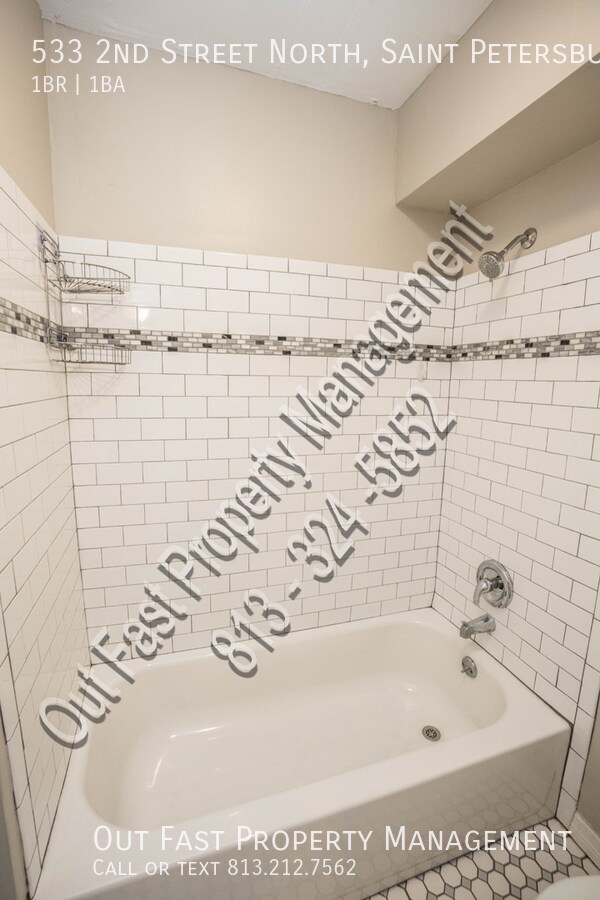 Building Photo - 533 2nd St N