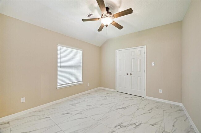 Building Photo - 416 Twin Timbers Ln