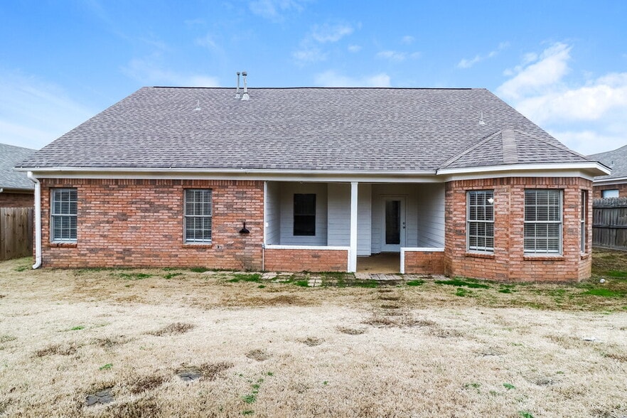 Building Photo - 65 Penny Ln