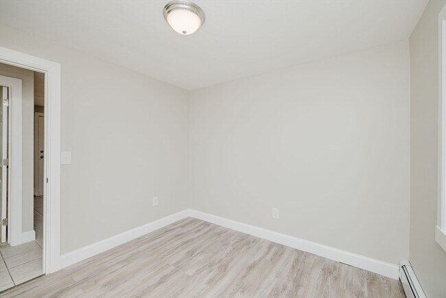 Building Photo - 125 Temi Rd