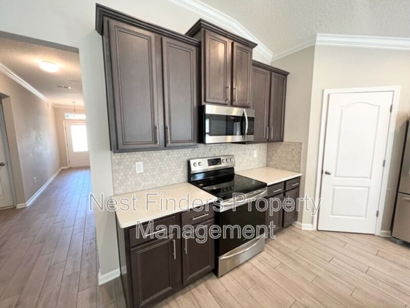 Building Photo - 33 Pickett Dr