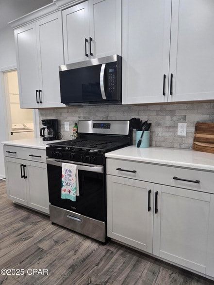 Building Photo - 8958 Parrot Pl