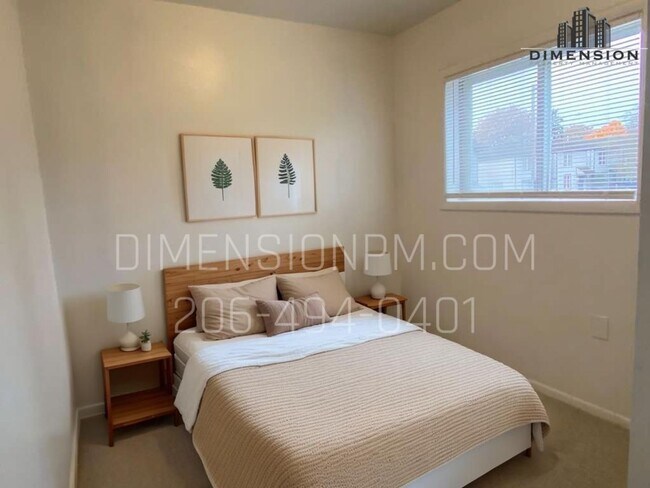 Building Photo - Spacious Two-Bedroom Apartment in the Hear...