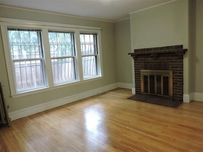 Building Photo - 11 Story St