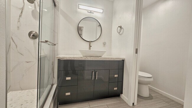 Building Photo - Modern Bellevue Townhome | Chef’s Kitchen, Dual Fireplaces & Private Patio