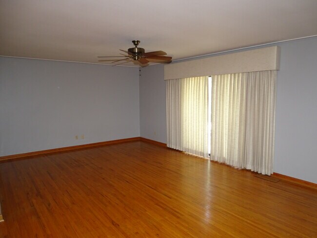 Building Photo - 4829 S Lawton Ave