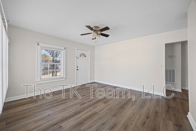Building Photo - 807 N Morris St