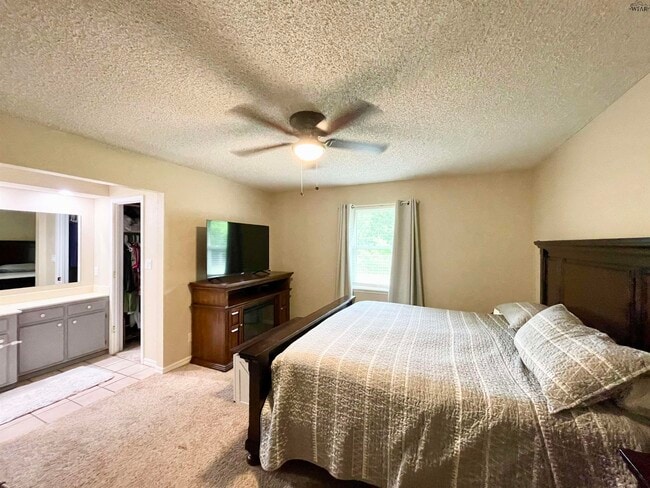 Building Photo - 2114 Selma Dr