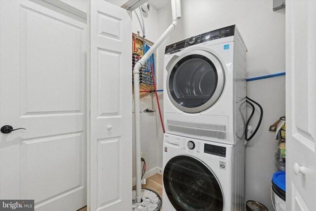 Building Photo - 1250 S 27th St