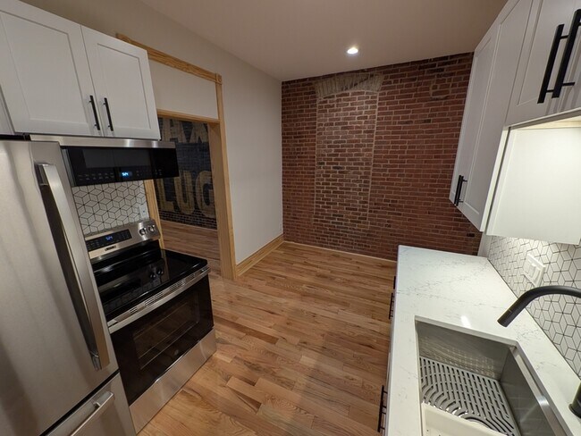 Building Photo - 3233 Morgan Ford Rd