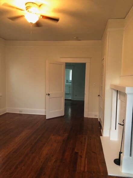 Front Room-1 - 1837 McDowell St