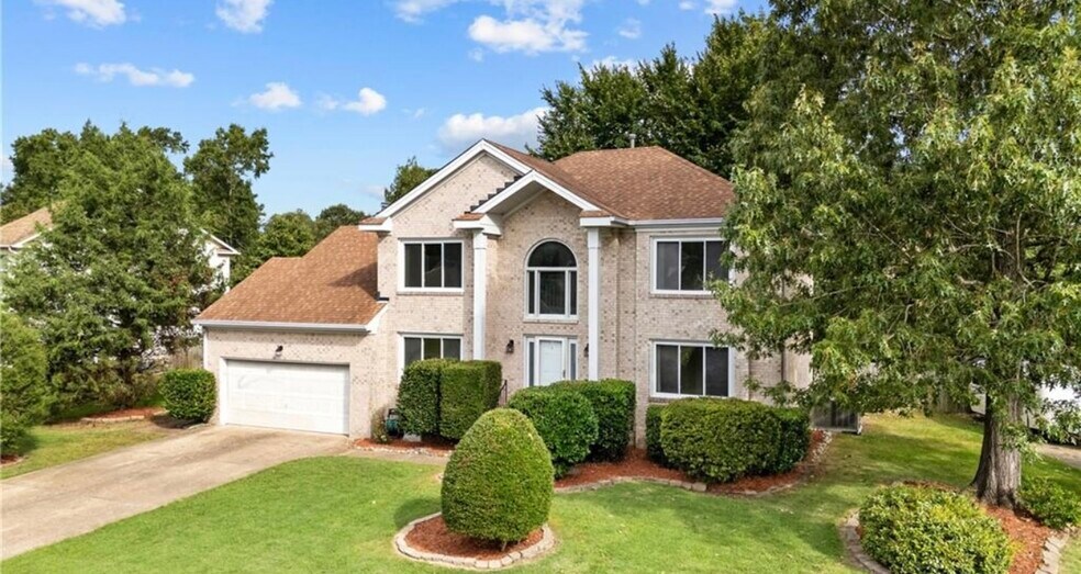Building Photo - 3836 Larchwood Dr