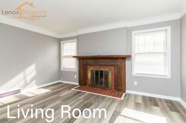 Building Photo - Beautiful 3 bedroom home in Dearborn