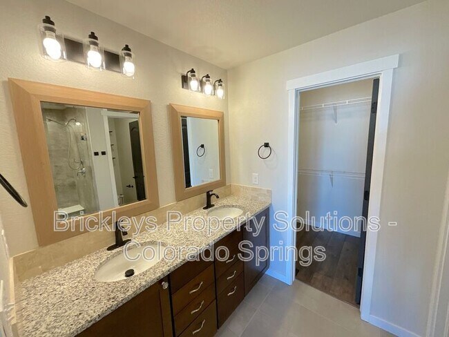 Building Photo - 7227 Berrybrook Ln