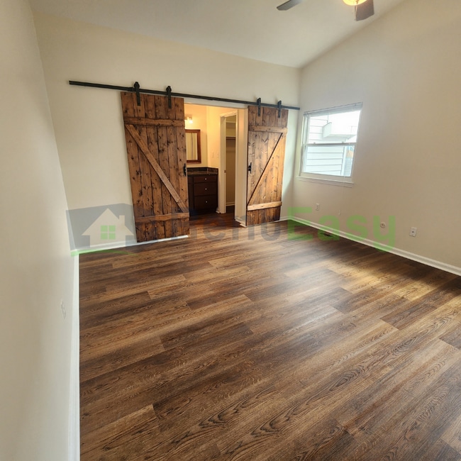 Building Photo - 5340 Chatham Lake Dr