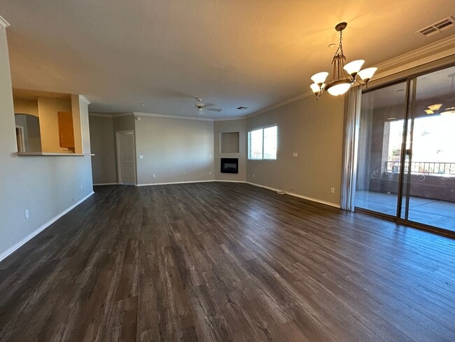 Building Photo - 955 E Knox Rd