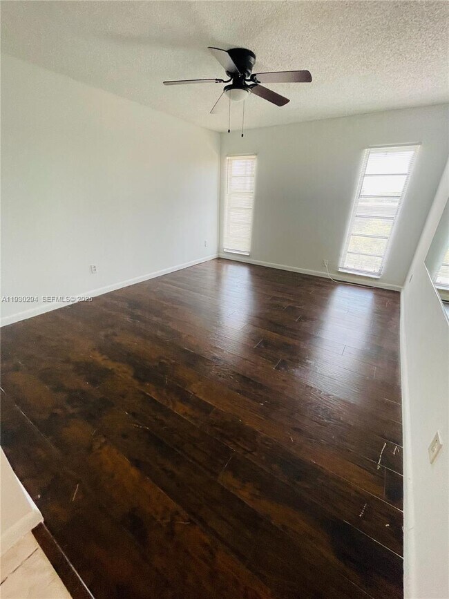 Building Photo - 4848 NW 24th Ct