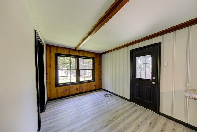 Building Photo - 5233 Brinkman St