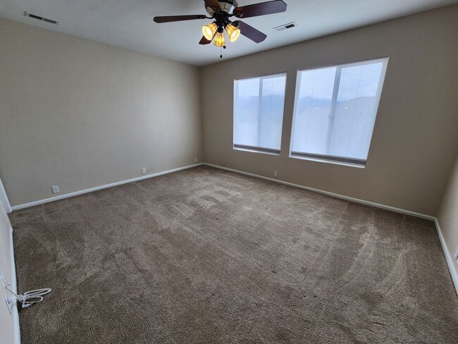 Building Photo - 3 Bed 3 bath house in 80910!