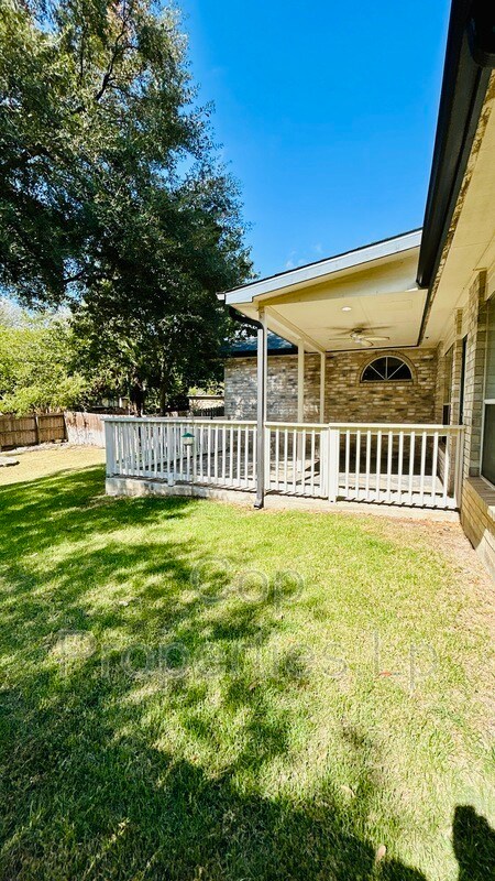 Building Photo - 6362 Parkland Oaks Dr