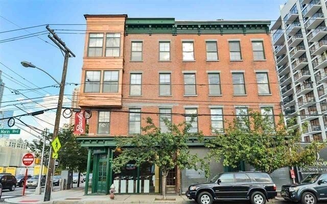 Building Photo - 382 Marin Blvd