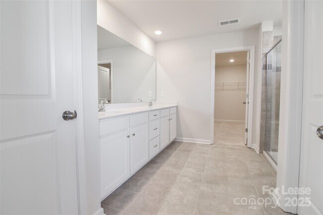 Building Photo - 261 Abersham Dr