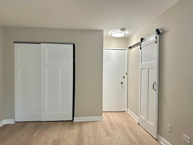 Building Photo - 2629 N Hampden Ct