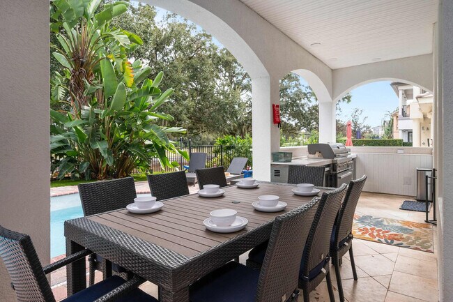 Building Photo - 1227 Radiant St