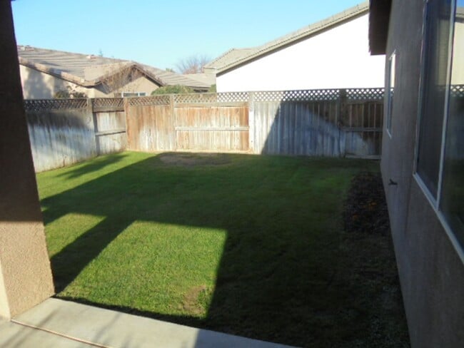 Building Photo - GRAND ISLAND PLACE---SEVEN OAKS ! Applicat...