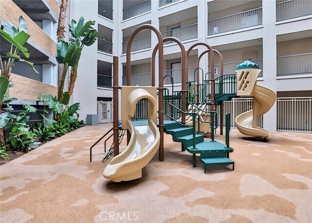 Building Photo - 1416 Scholarship