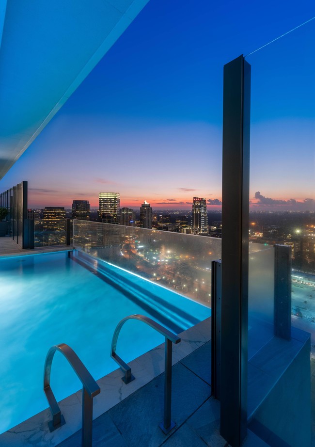 Amazing Pool & City View - Hanover BLVD Place