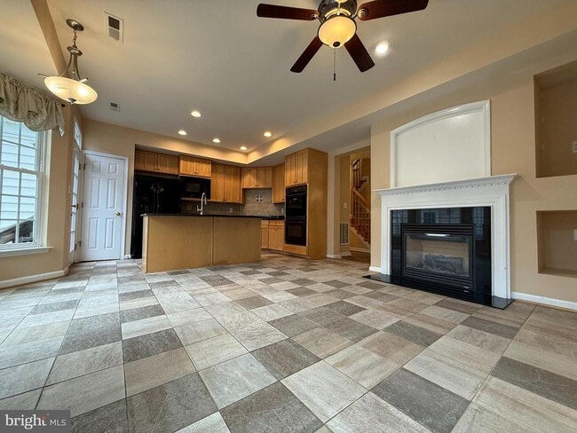 Building Photo - 22949 Fanshaw Square