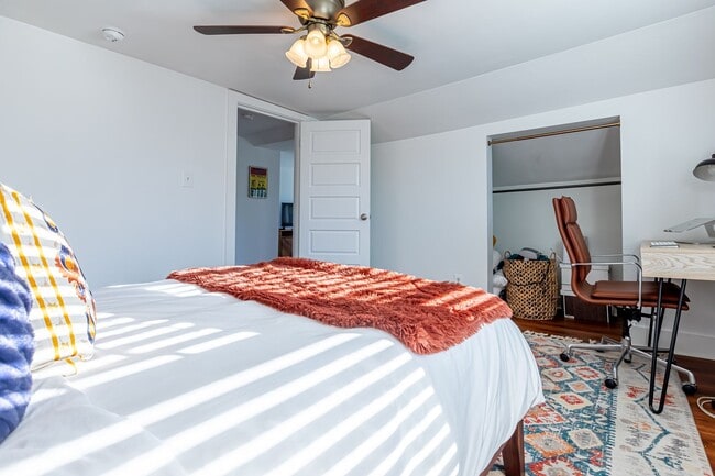 Building Photo - Rare historic East Nashville bungalow for rent; 4 Beds 3 Baths, 1,806 SqFt, fenced yard