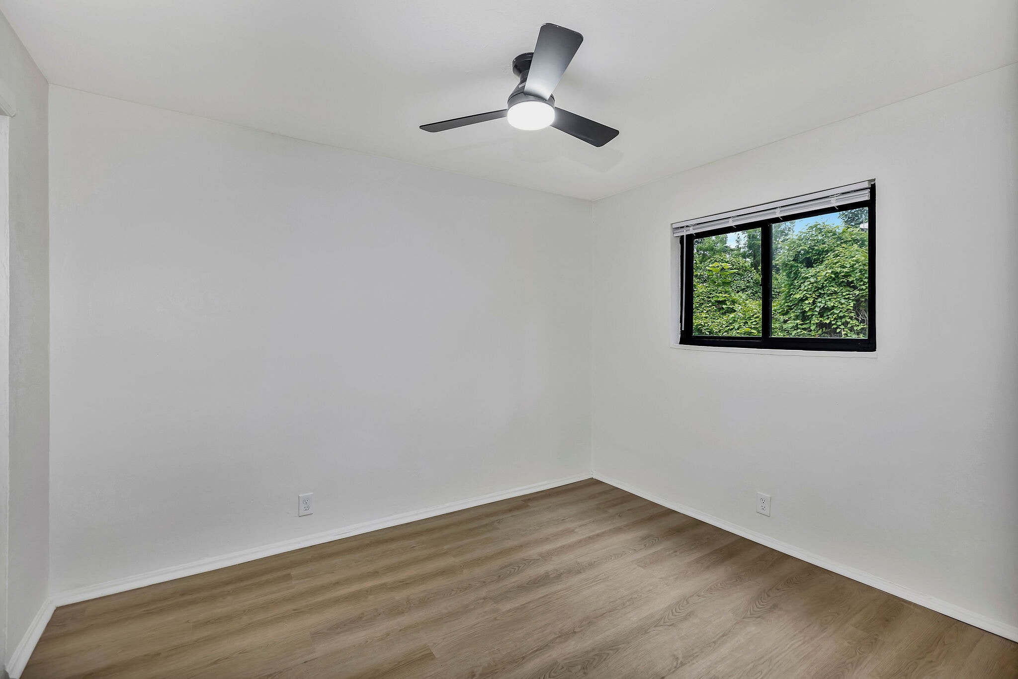 Building Photo - 2535 Lysle Ln
