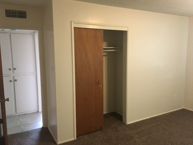 Building Photo - House