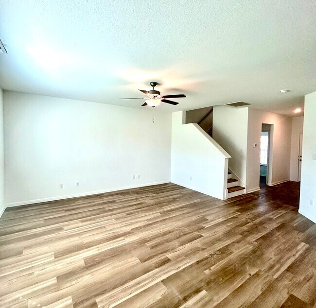Building Photo - 16412 Farmhouse Ln