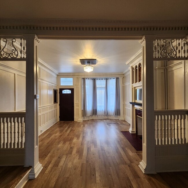 Building Photo - 720-722 W Granite