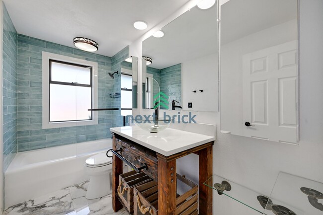 Building Photo - Charming 3-Bed, 2-Bath Remodeled Home in P...