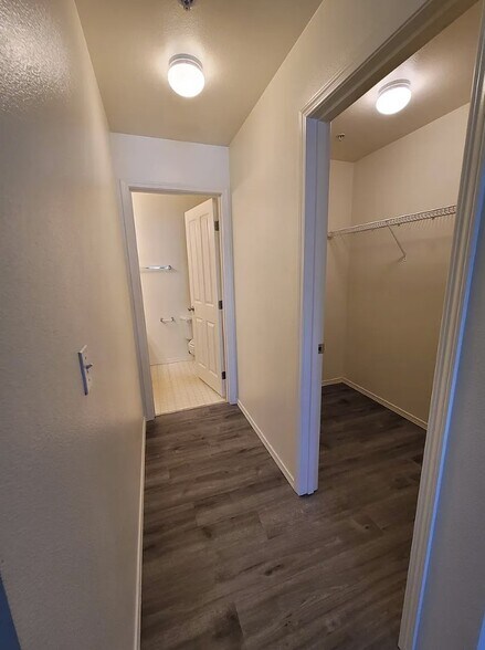 Master Walk-In - 1787 Kennedy Pl