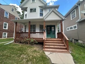 Building Photo - 1022 Erin St