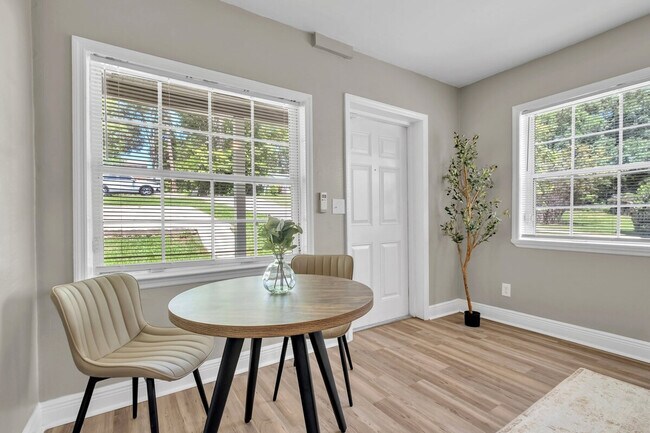 Building Photo - 908 Buena Vista Dr