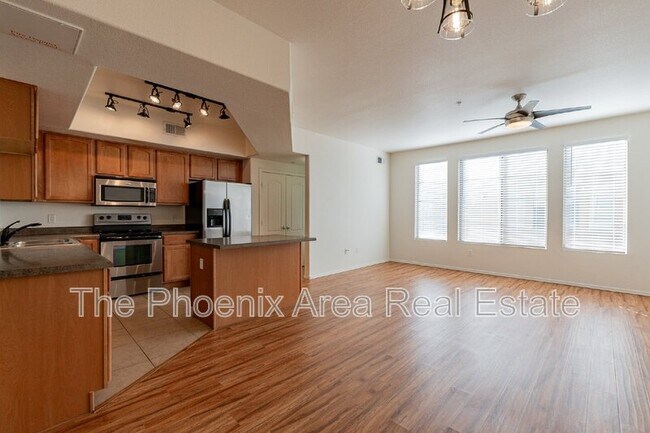 Building Photo - 2401 E Rio Salado Pkwy